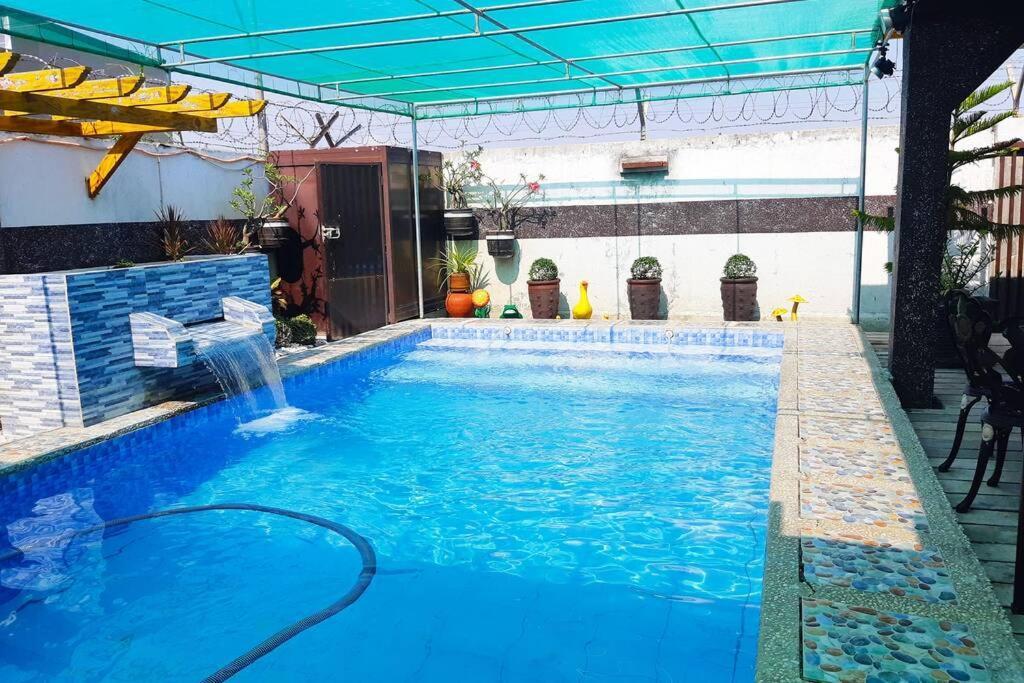 Private House W/ Swimming Pool Staycation Tarlac 打拉 外观 照片